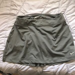 Grey Nike golf skirt.